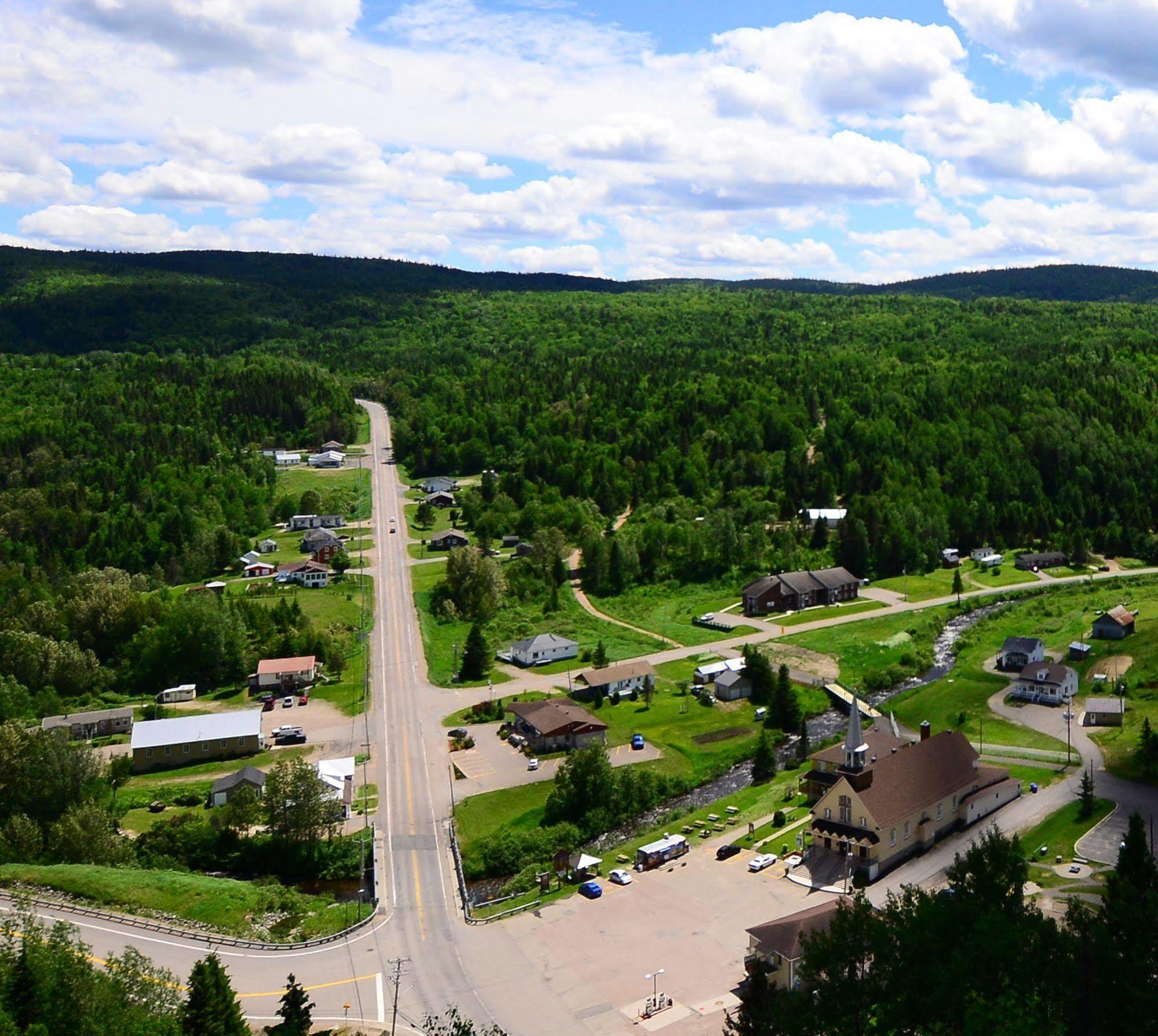 Auberge Du Presbytere De Riviere-Eternite Riviere Eternite エクステリア 写真