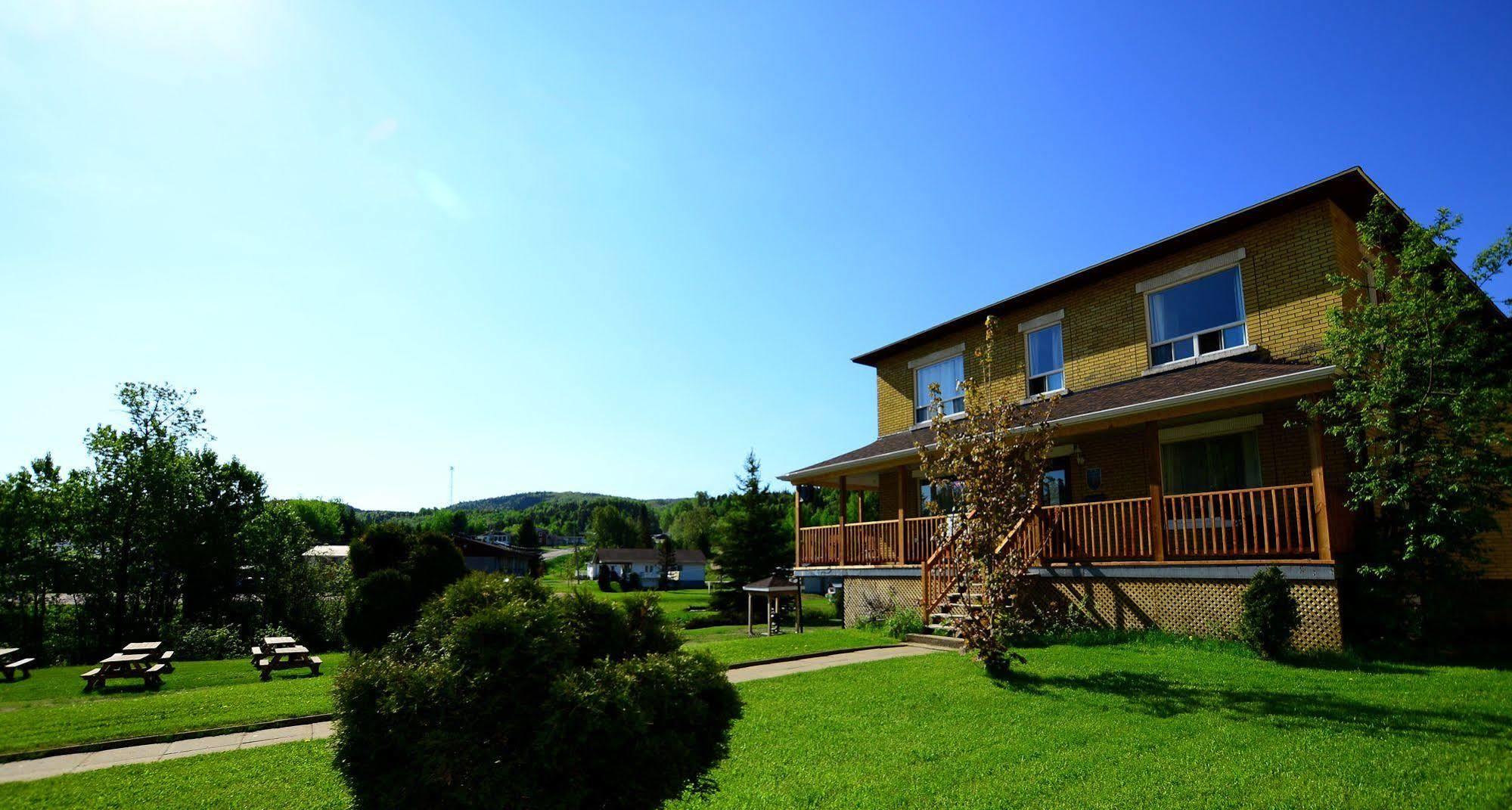 Auberge Du Presbytere De Riviere-Eternite Riviere Eternite エクステリア 写真